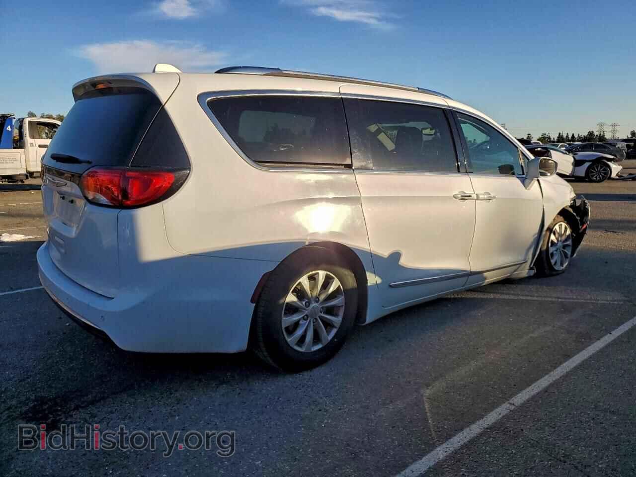 2019 CHRYSLER PACIFICA - VIN: 2C4RC1BG8KR731363 - Фото 3