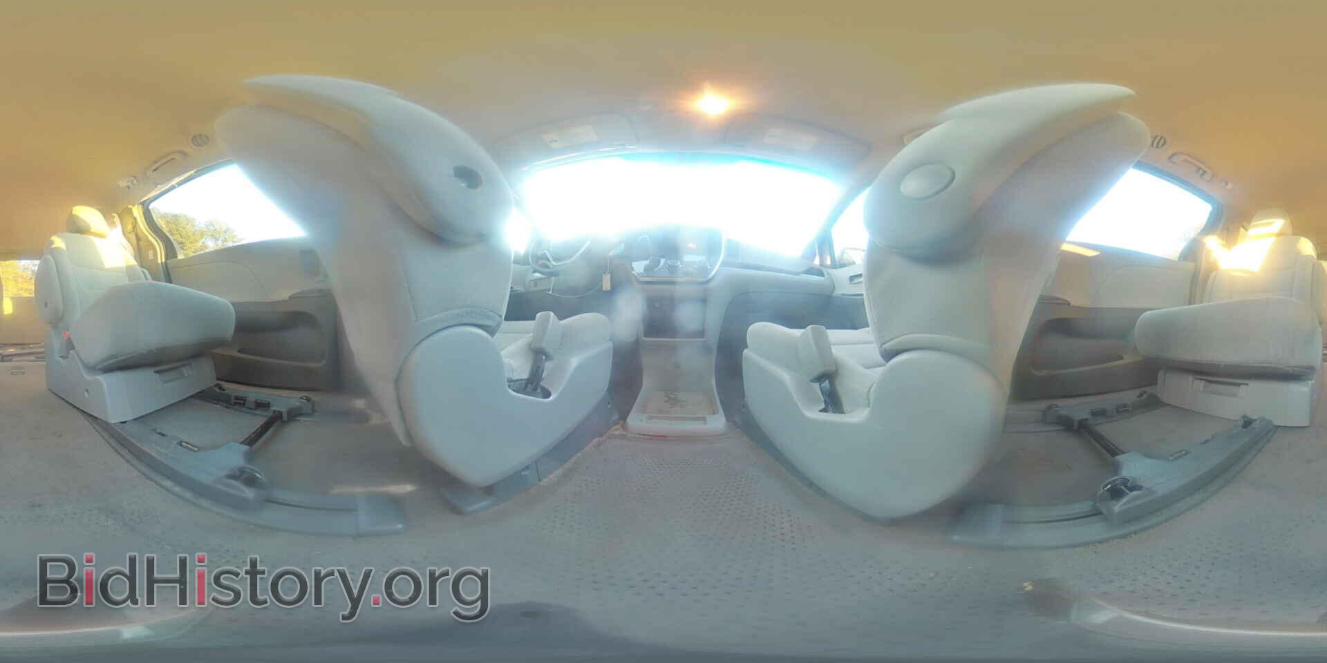 2017 TOYOTA All Models - VIN: 5TDZZ3DC2HS811407 - Фото 16