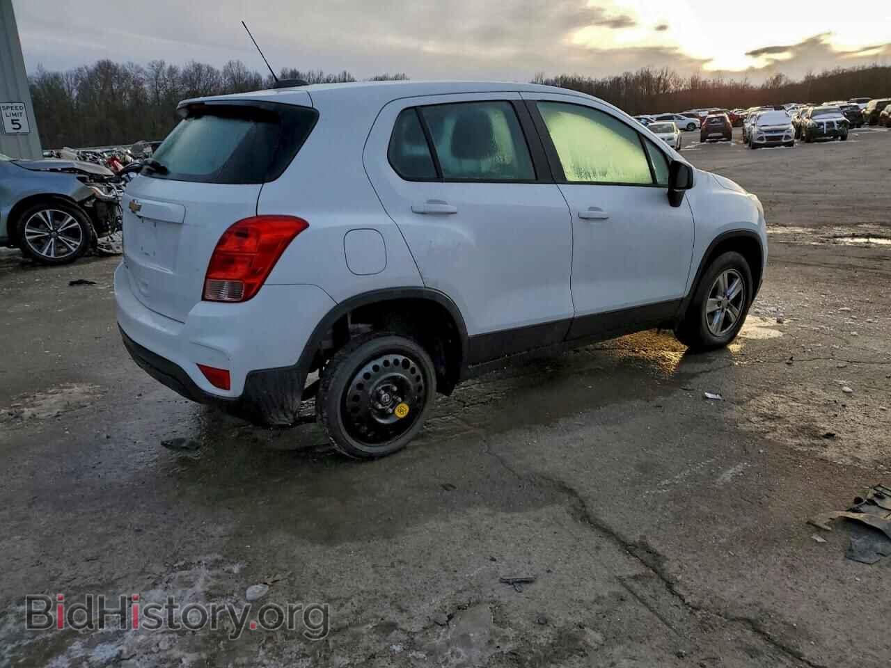 2017 CHEVROLET TRAX - VIN: 3GNCJNSB8HL282304 - Фото 3