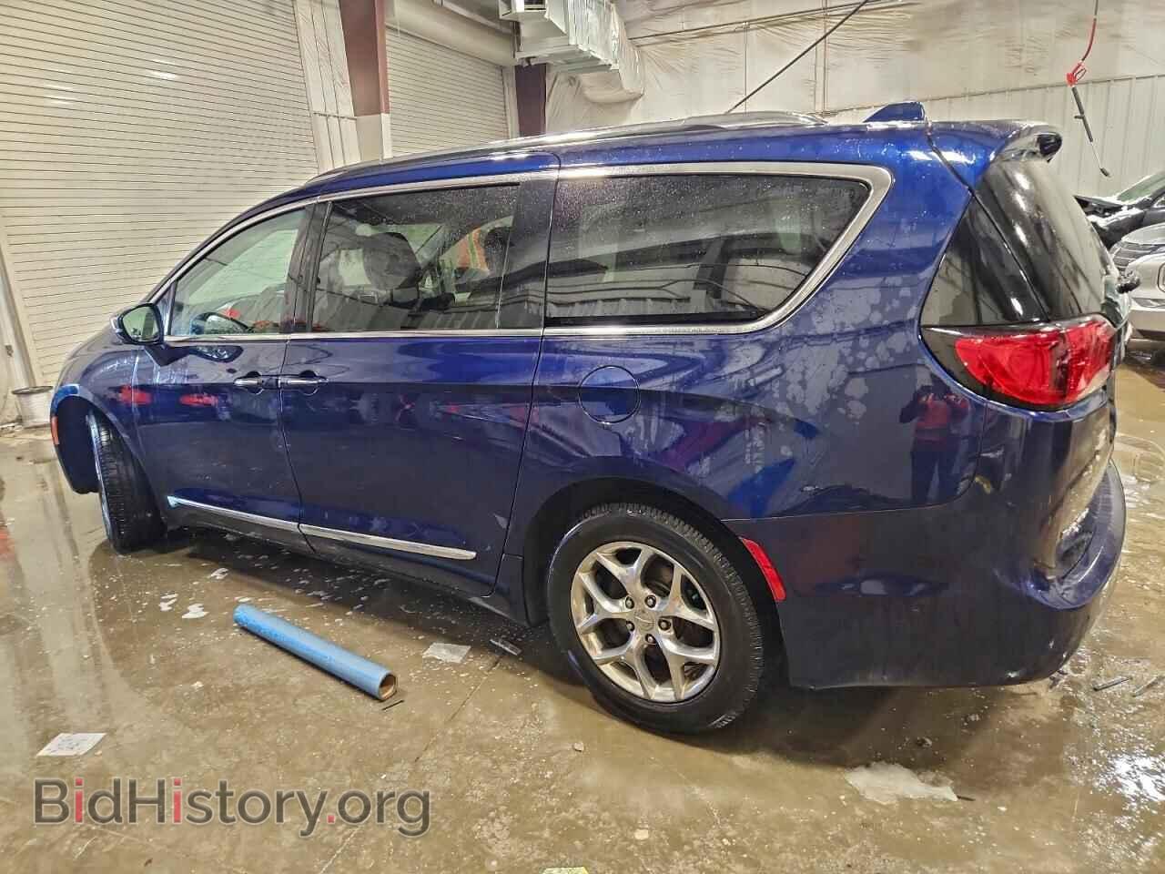 2017 CHRYSLER PACIFICA - VIN: 2C4RC1GG4HR748128 - Photo 2