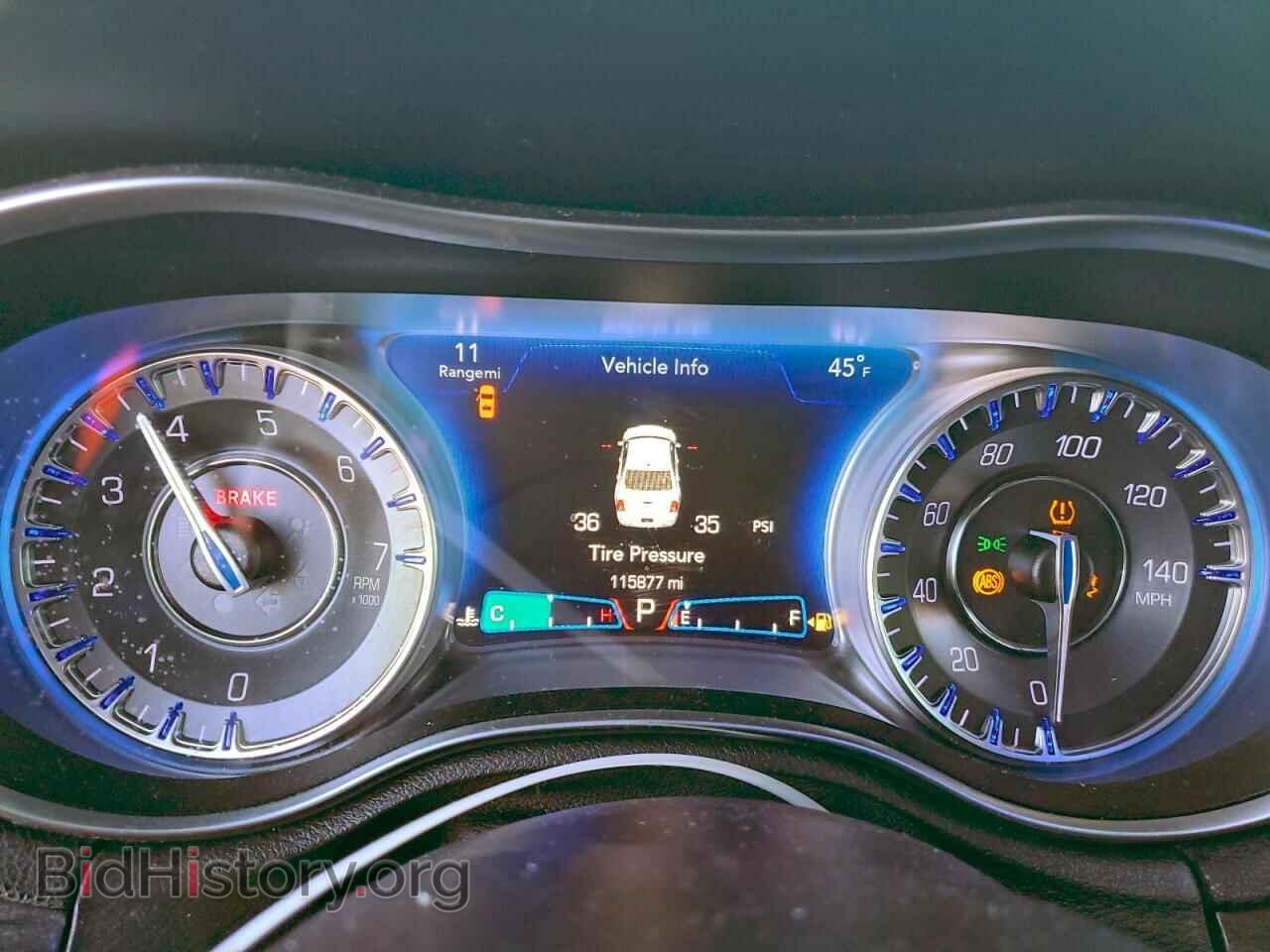2019 CHRYSLER 300 - VIN: 2C3CCAAGXKH609962 - Фото 9
