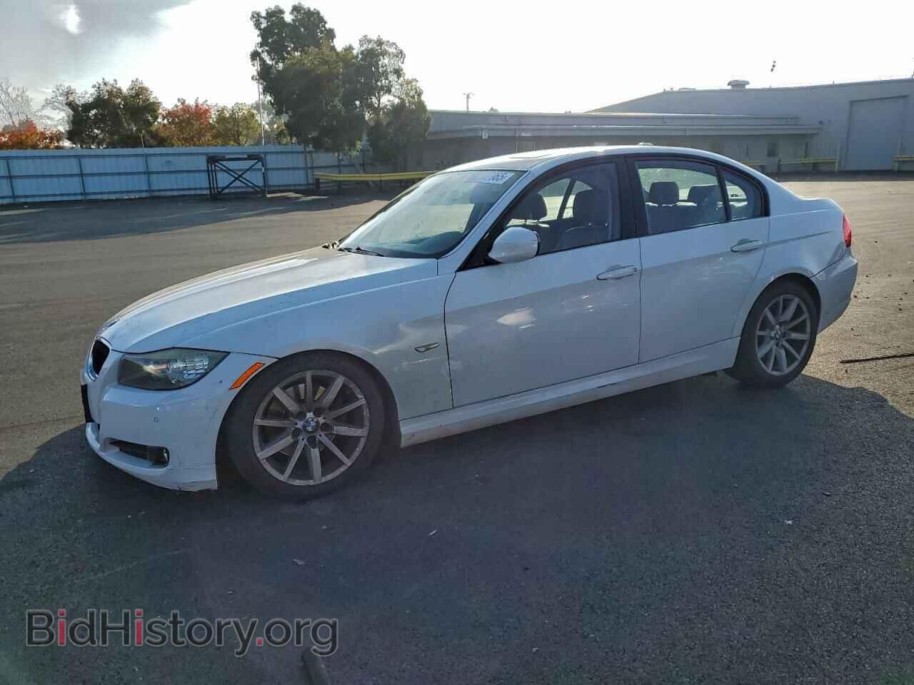 Фотография WBAPH73509E125780 - BMW 3 SERIES 2009