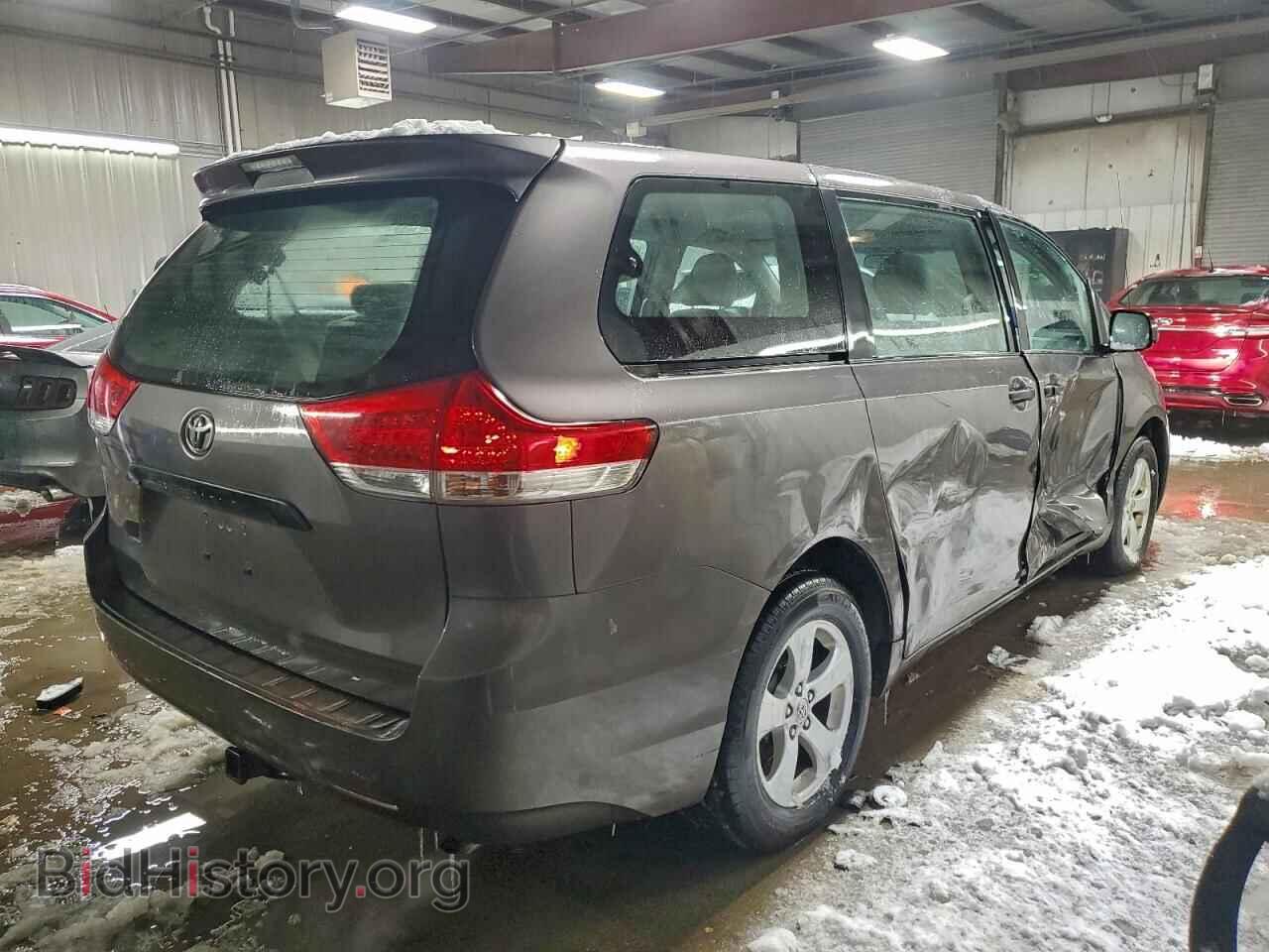 2012 TOYOTA SIENNA - VIN: 5TDKA3DC4CS013959 - Фото 3