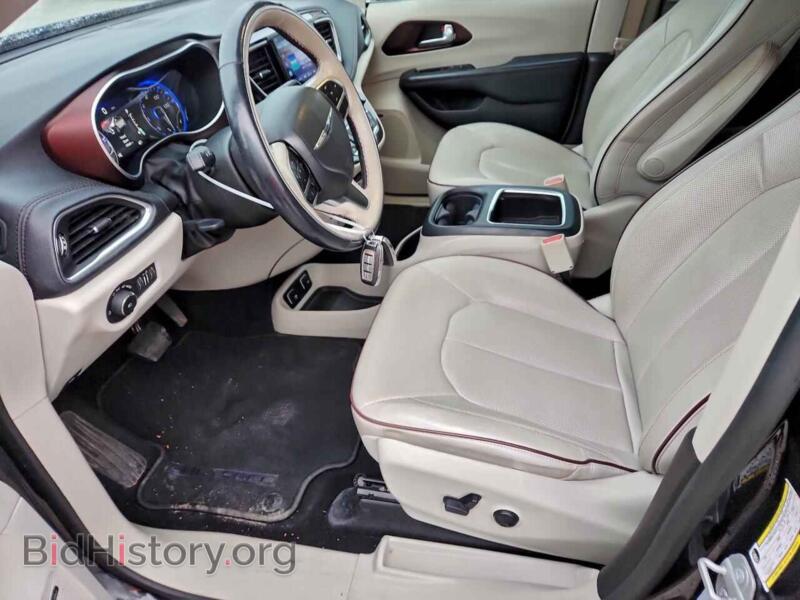 2017 Chrysler PACIFICA (VIN 2C4RC1GG2HR751996) — photo 7 of 13