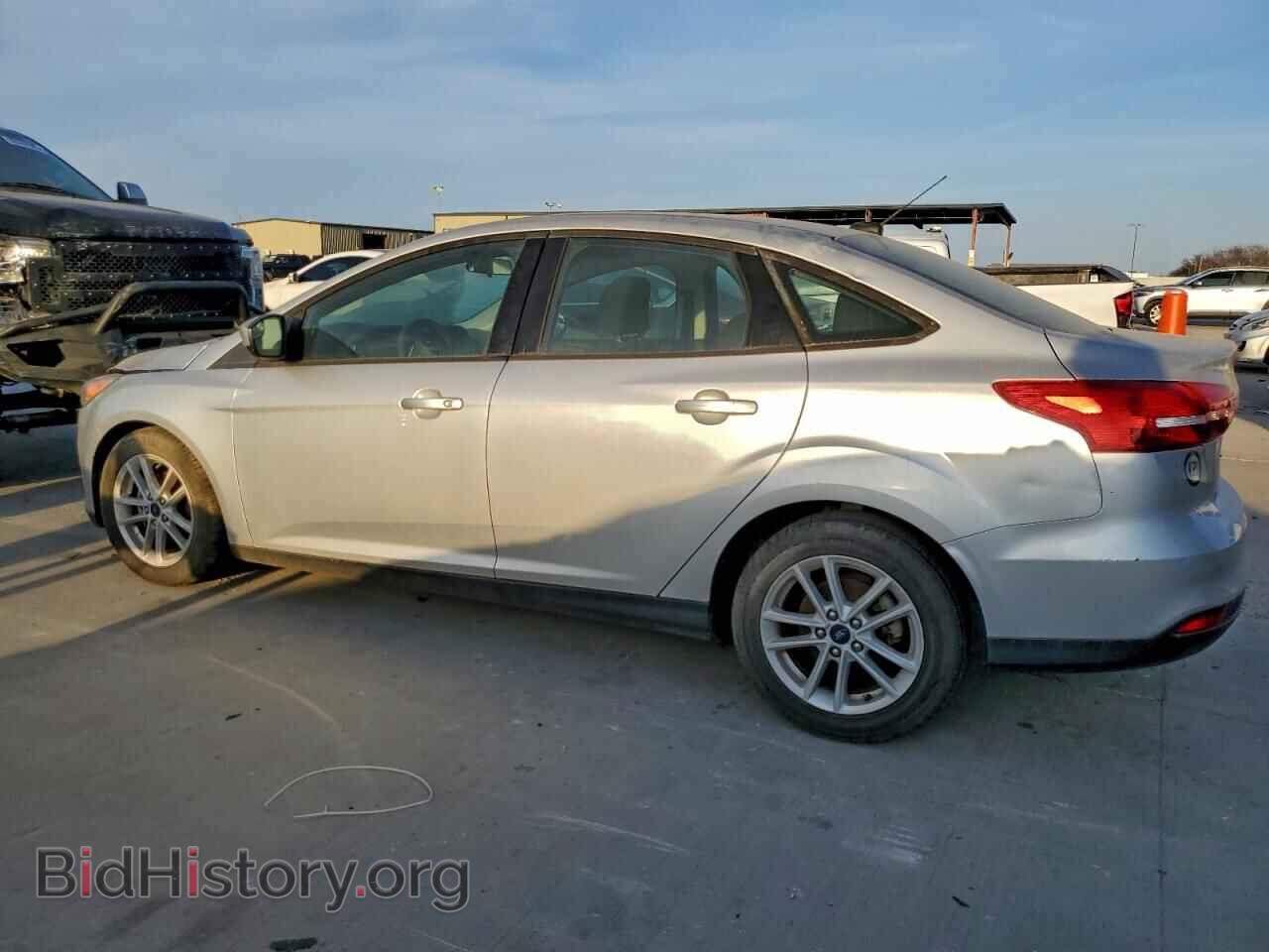 2018 FORD FOCUS - VIN: 1FADP3FE7JL205340 - Фото 2