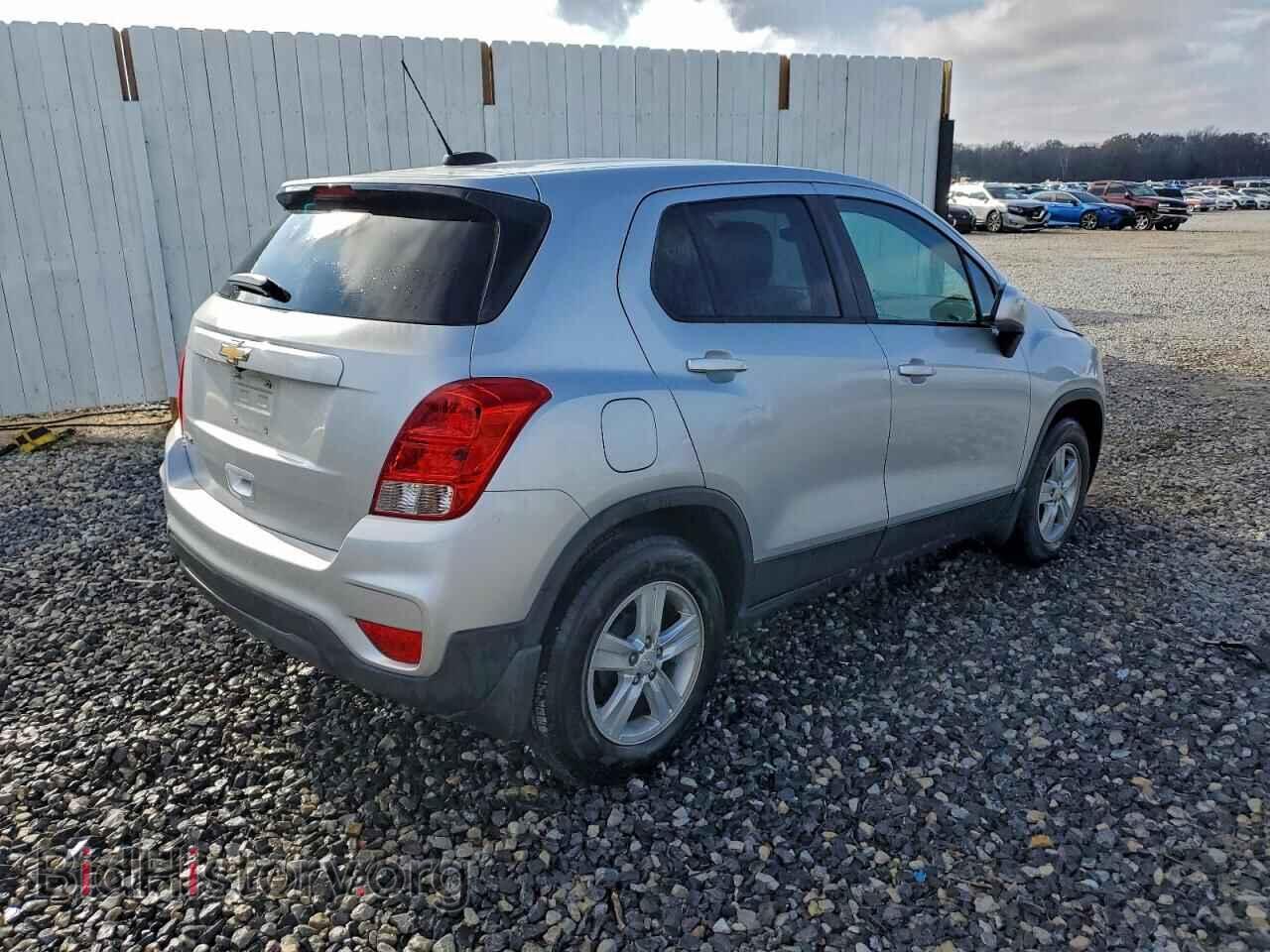 2020 CHEVROLET TRAX - VIN: 3GNCJKSB3LL285313 - Фото 3