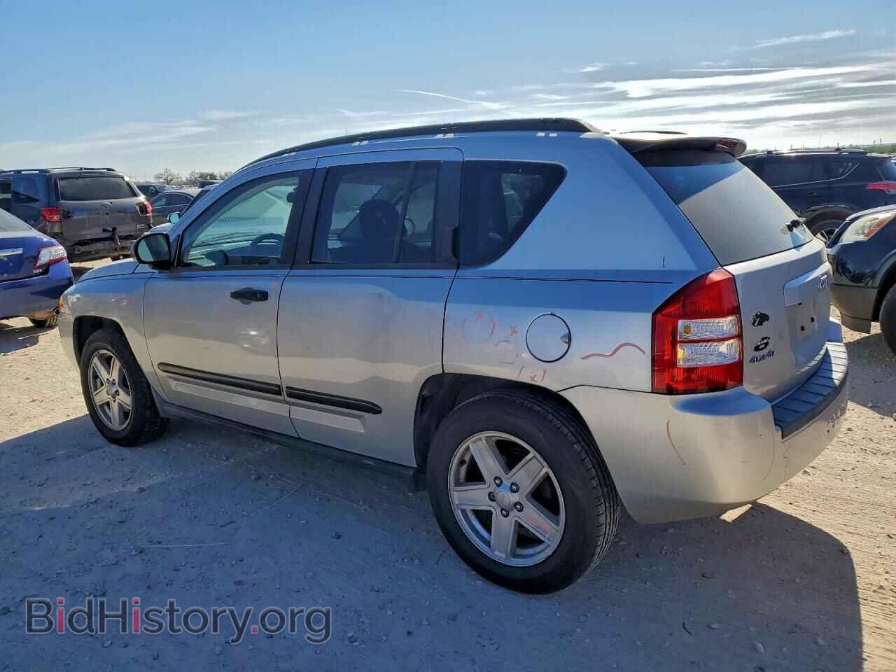 2007 JEEP COMPASS - VIN: 1J8FF47W27D422812 - Photo 2