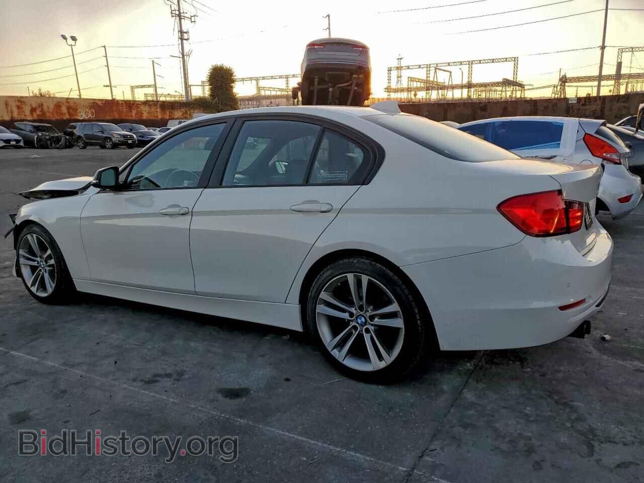 2013 BMW 3 SERIES - VIN: WBA3A5C59DF356638 - Фото 2