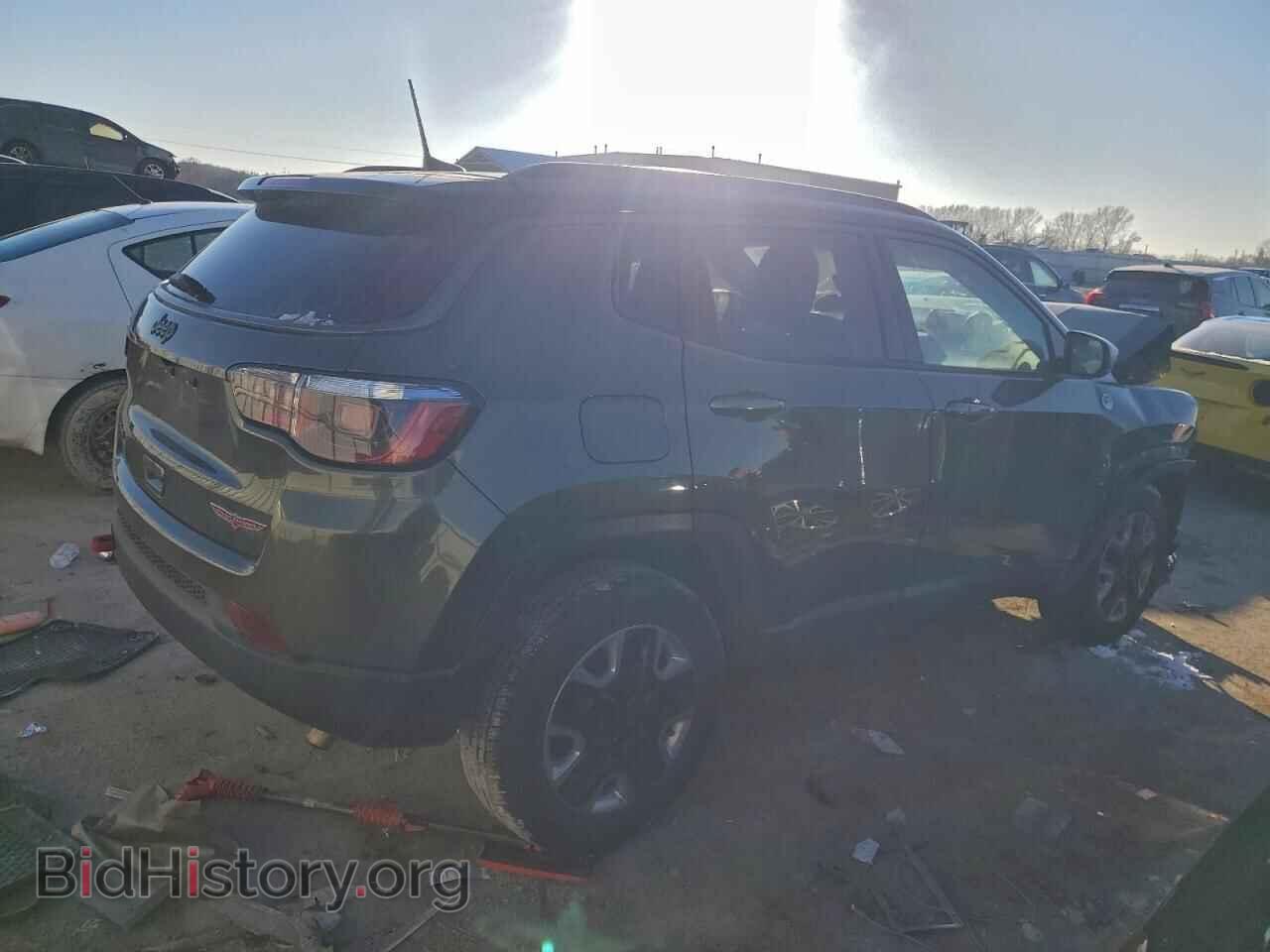 2018 JEEP COMPASS - VIN: 3C4NJDDB3JT210537 - Фото 3