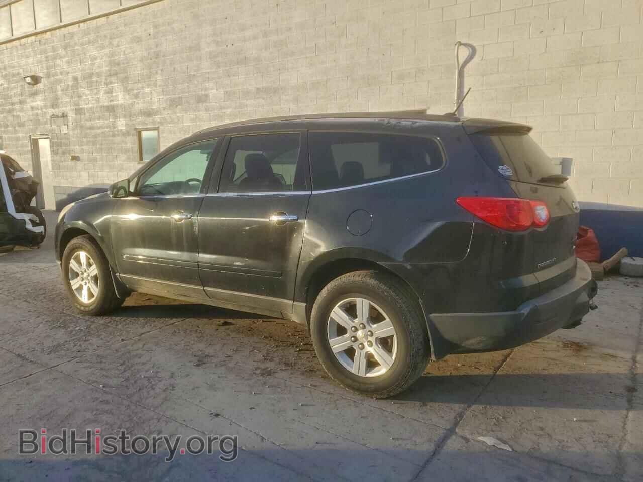 2010 CHEVROLET TRAVERSE - VIN: 1GNLVFED3AS116366 - Фото 2