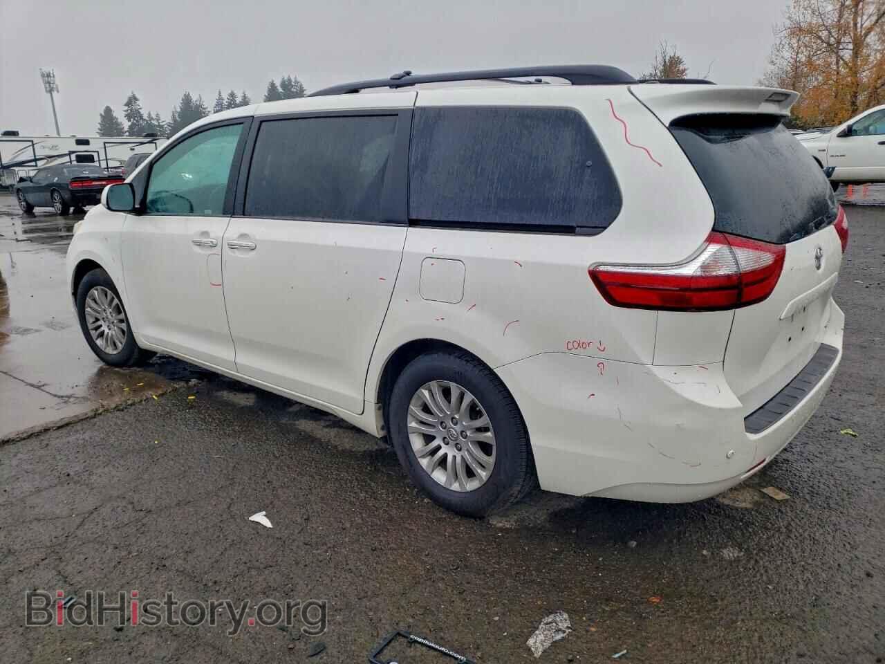 2017 TOYOTA All Models - VIN: 5TDYZ3DC2HS860084 - Фото 2