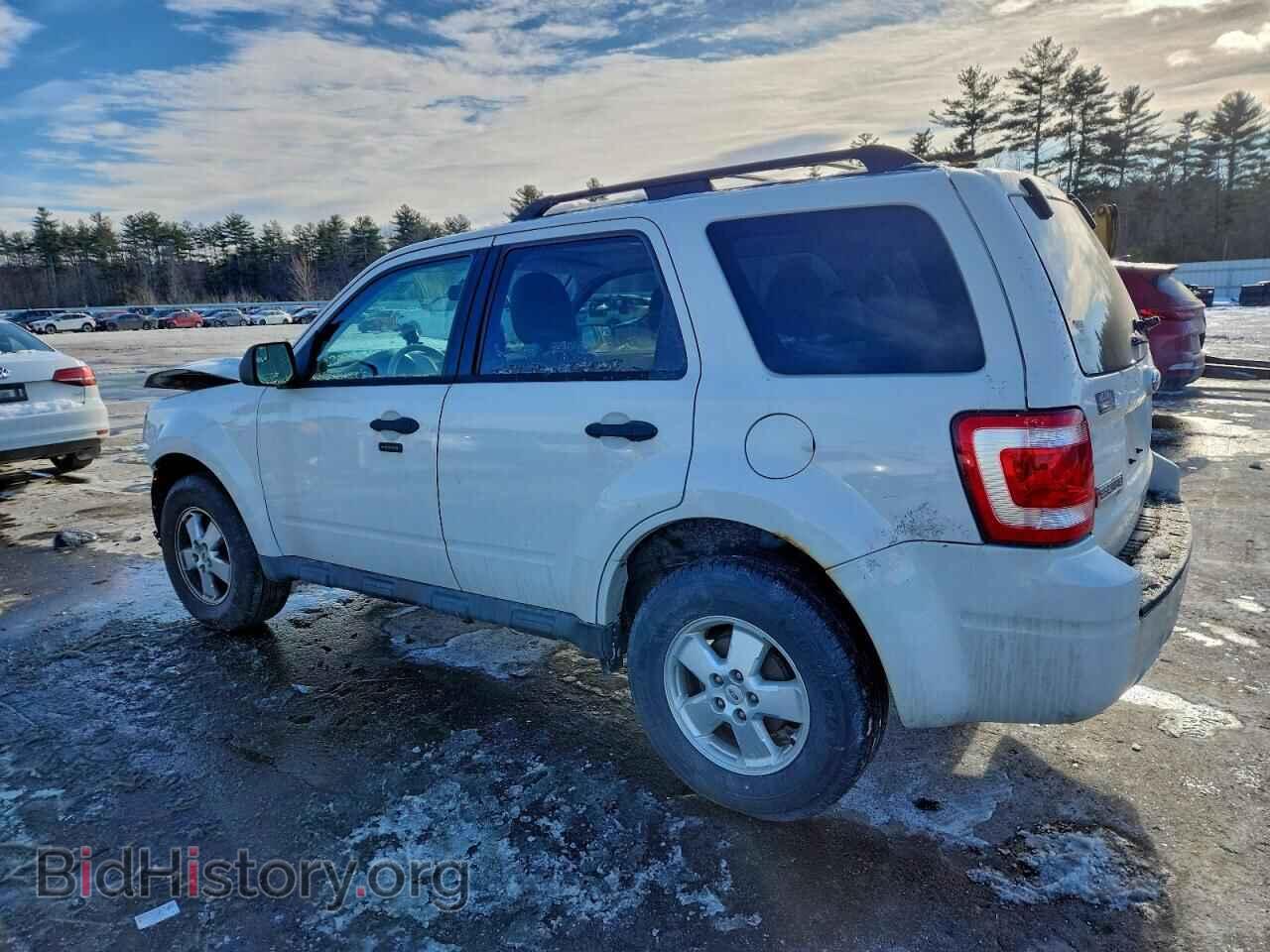 2011 FORD ESCAPE - VIN: 1FMCU9D73BKB17524 - Фото 2