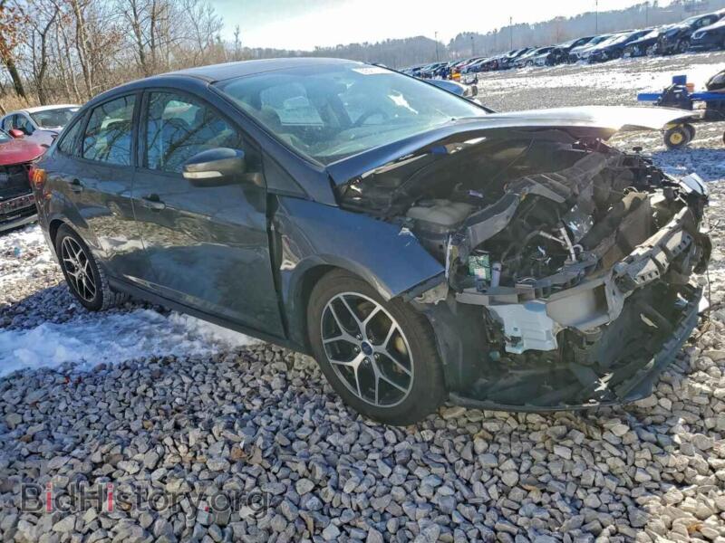2017 Ford FOCUS (VIN 1FADP3H23HL299505) — photo 4 of 15