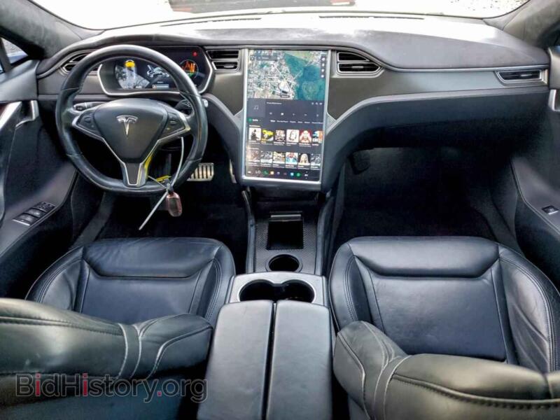 2016 Tesla MODEL S (VIN 5YJSA1E49GF125792) — фото 8 из 13
