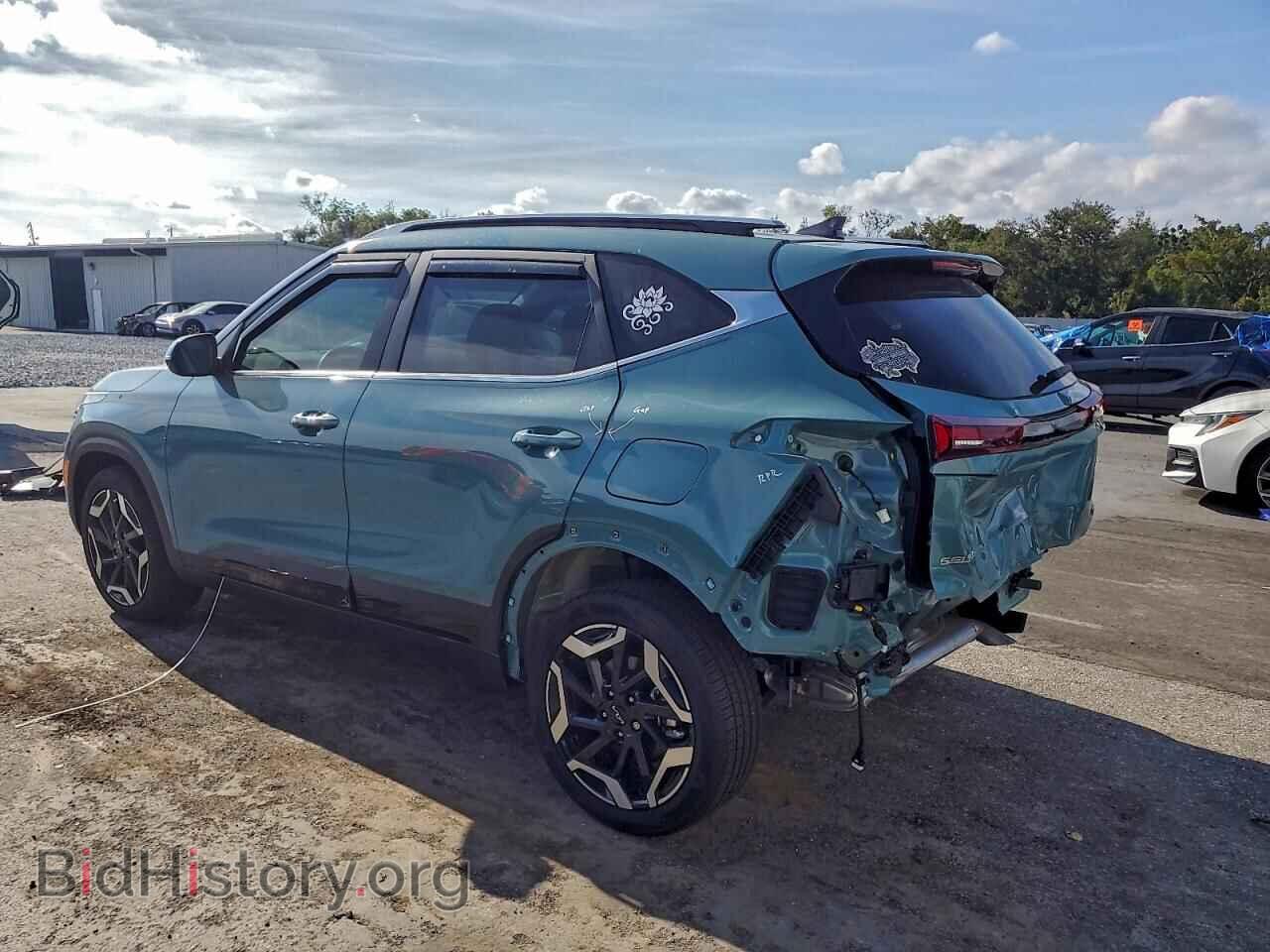 2025 KIA SELTOS - VIN: KNDETCA72S7778286 - Фото 2