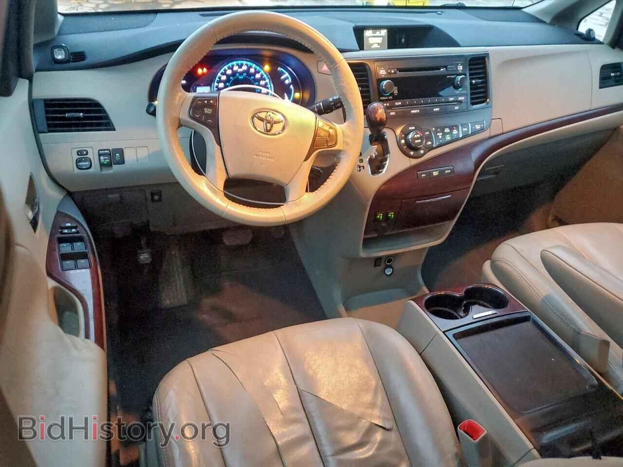 2011 TOYOTA All Models - VIN: 5TDYK3DC4BS067414 - Фото 8