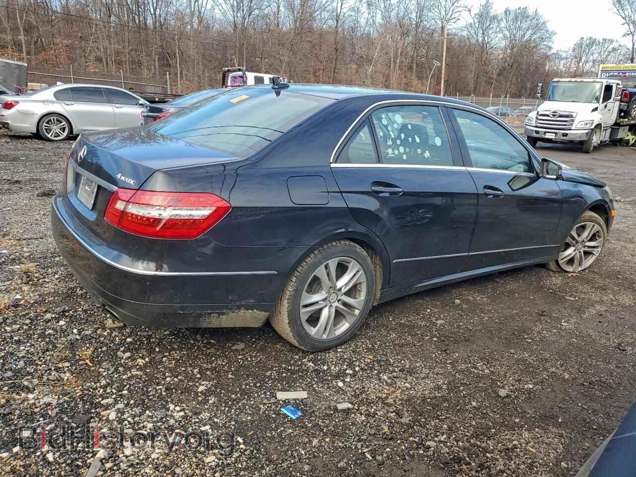 2011 MERCEDES-BENZ E-CLASS - VIN: WDDHF8HB1BA424568 - Фото 3
