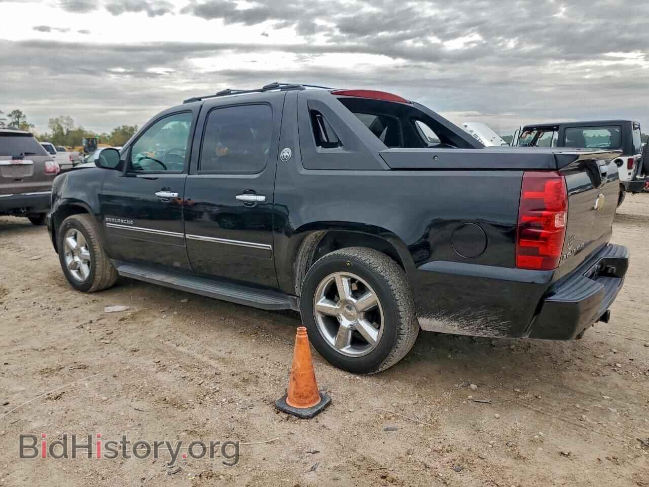 2013 CHEVROLET AVALANCHE - VIN: 3GNMCGE09DG296736 - Фото 2