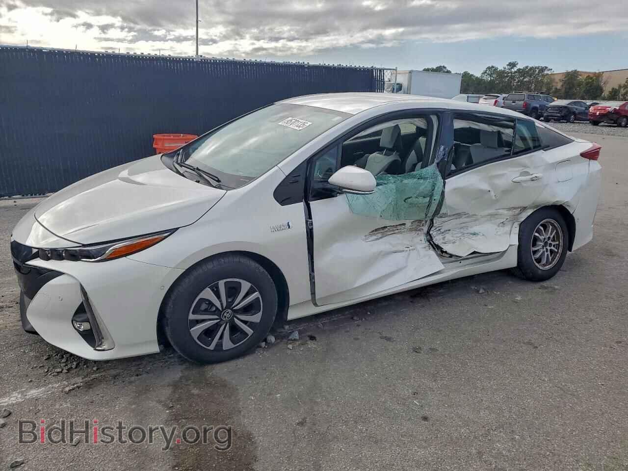 Фотография JTDKARFP5H3015568 - TOYOTA PRIUS 2017