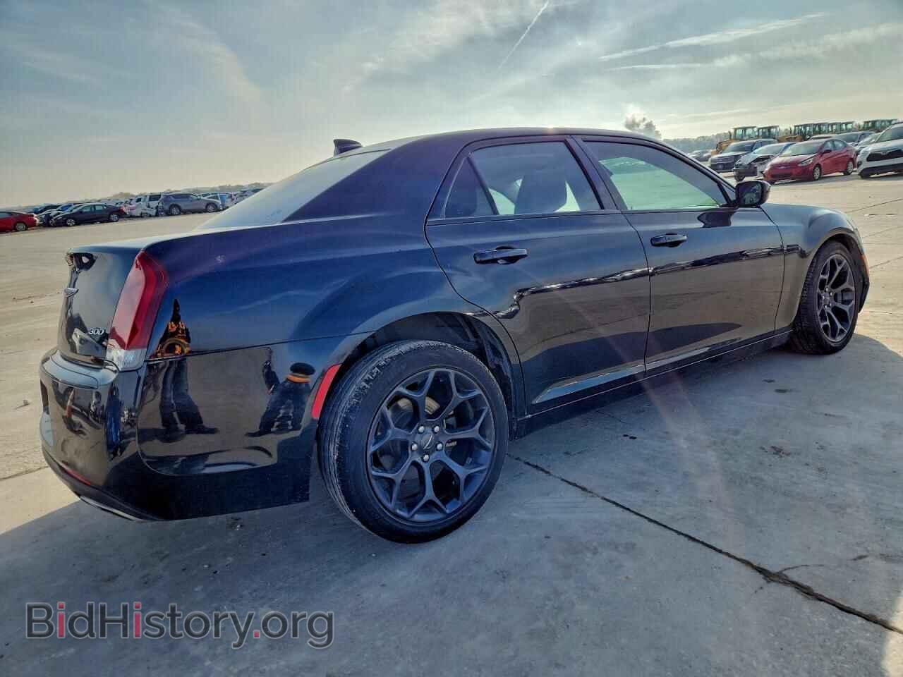 2019 CHRYSLER 300 - VIN: 2C3CCAAG7KH690645 - Фото 3
