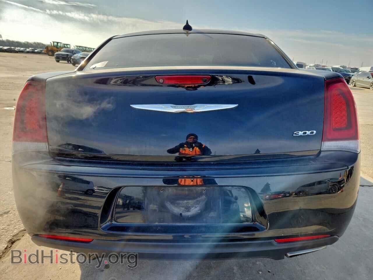 2019 CHRYSLER 300 - VIN: 2C3CCAAG7KH690645 - Фото 6
