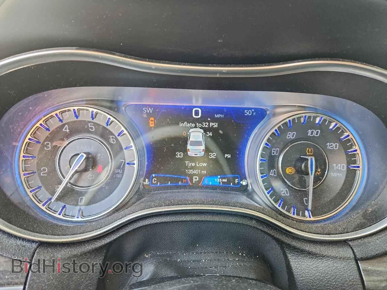2019 CHRYSLER 300 - VIN: 2C3CCAAG7KH690645 - Фото 9