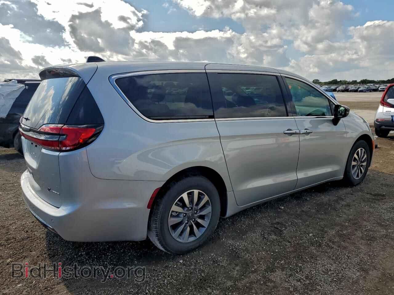 2024 CHRYSLER PACIFICA - VIN: 2C4RC1S76RR141544 - Фото 3