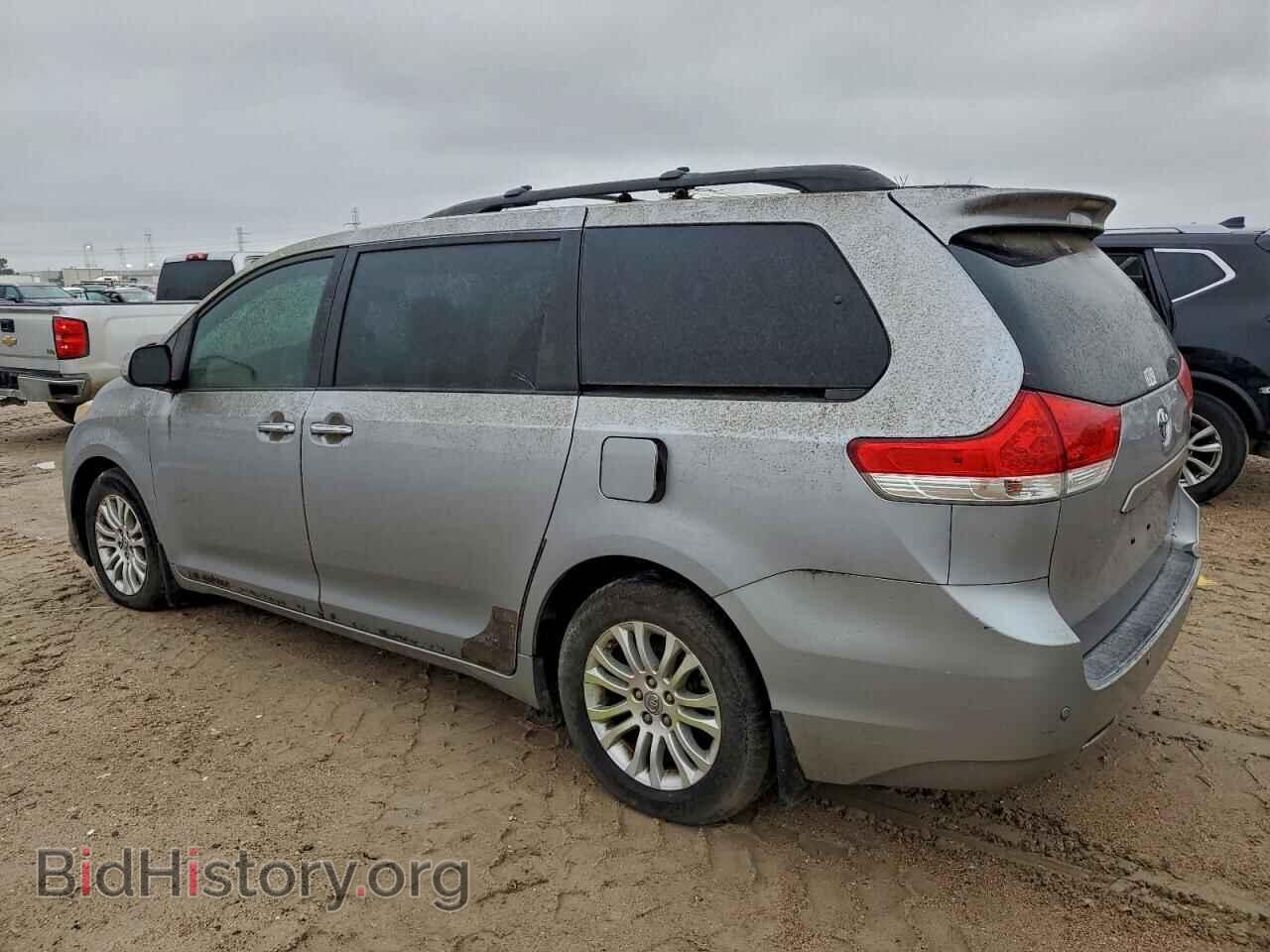 2011 TOYOTA All Models - VIN: 5TDYK3DC8BS170738 - Фото 2