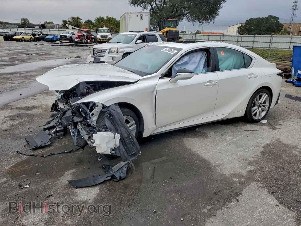 Фотография JTHCA1D22R5129268 - LEXUS IS 2024