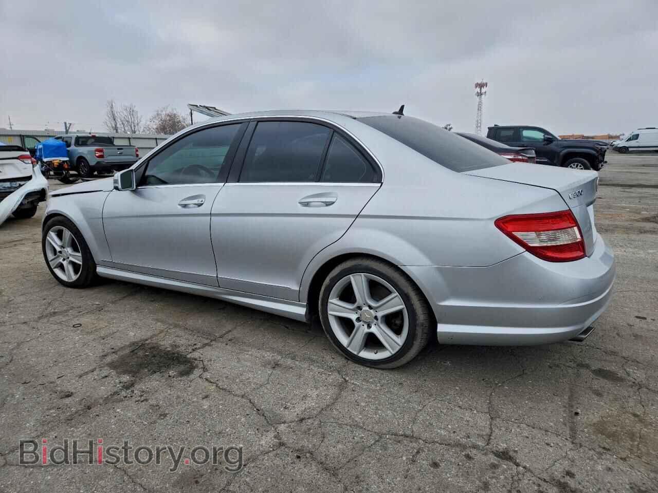 2011 MERCEDES-BENZ C-CLASS - VIN: WDDGF5EB3BR174038 - Фото 2