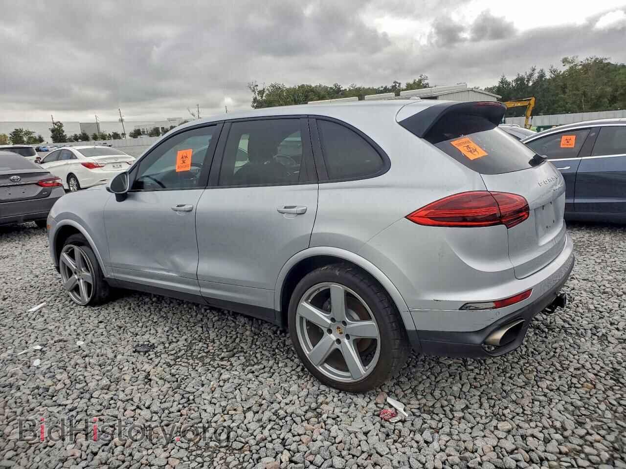2017 PORSCHE CAYENNE - VIN: WP1AA2A26HKA85633 - Photo 2