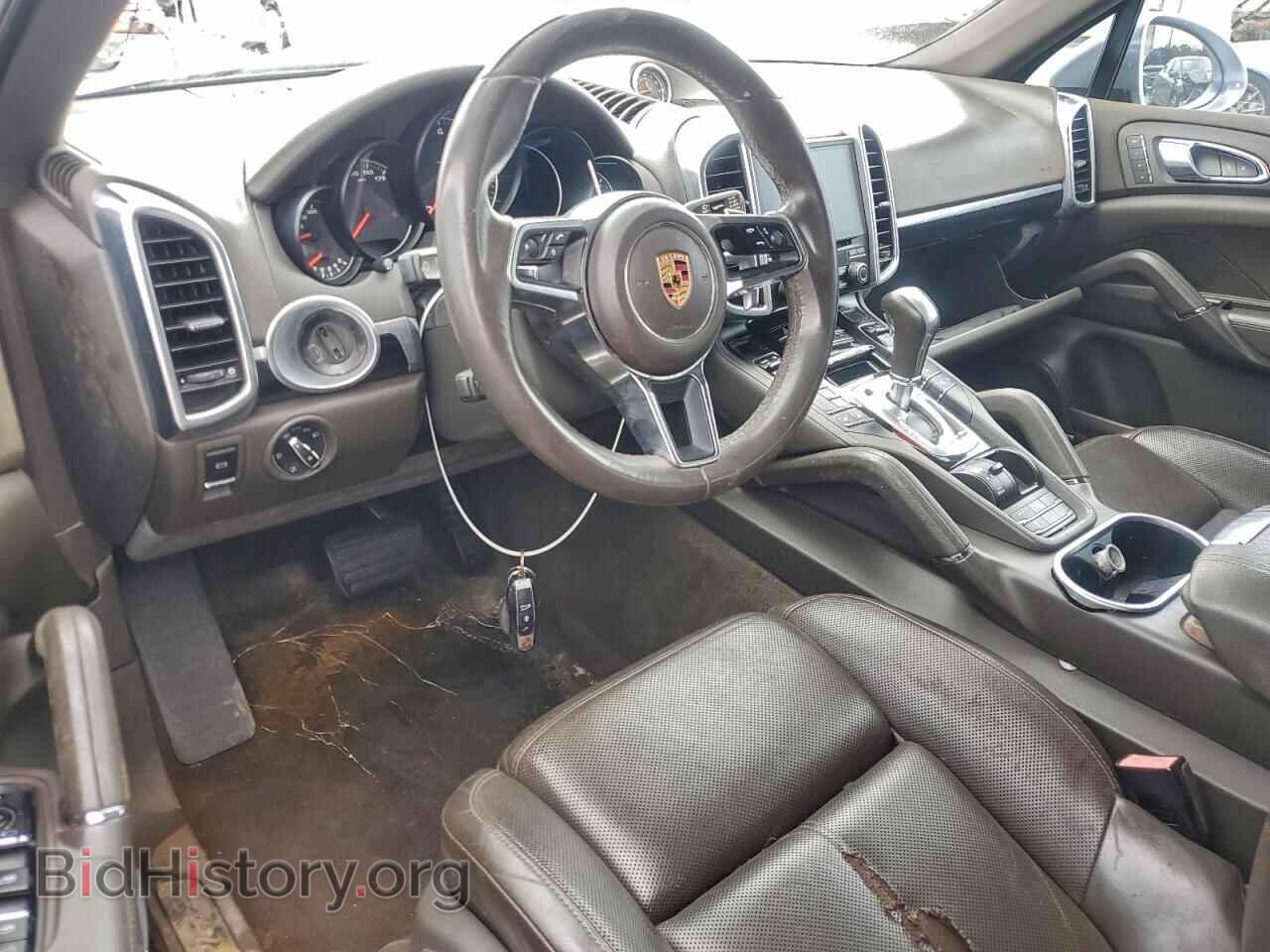 2017 PORSCHE CAYENNE - VIN: WP1AA2A26HKA85633 - Photo 8