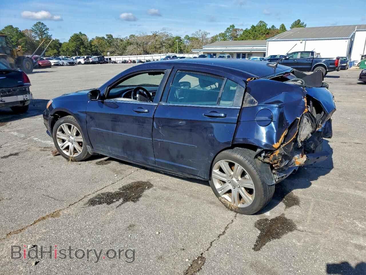 2011 CHRYSLER 200 - VIN: 1C3BC1FG8BN553354 - Фото 2