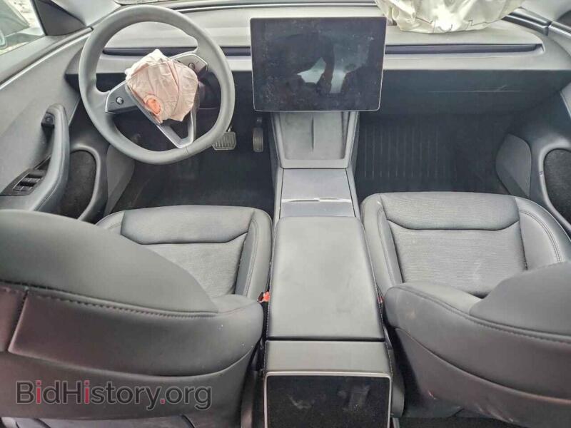 2024 Tesla MODEL 3 (VIN 5YJ3E1EA3RF765157) — фото 8 из 15