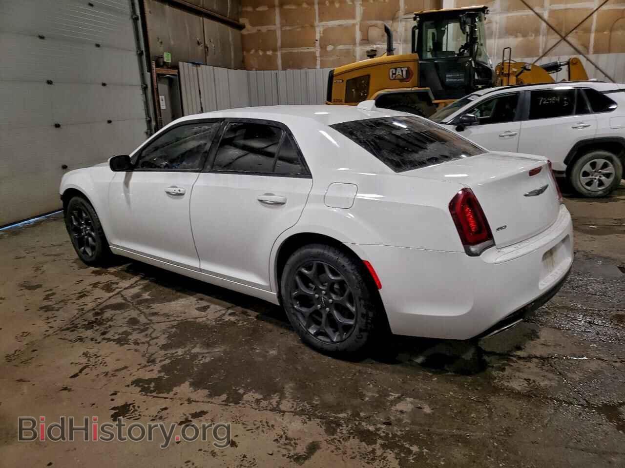 2019 CHRYSLER 300 - VIN: 2C3CCAGG8KH682528 - Photo 2