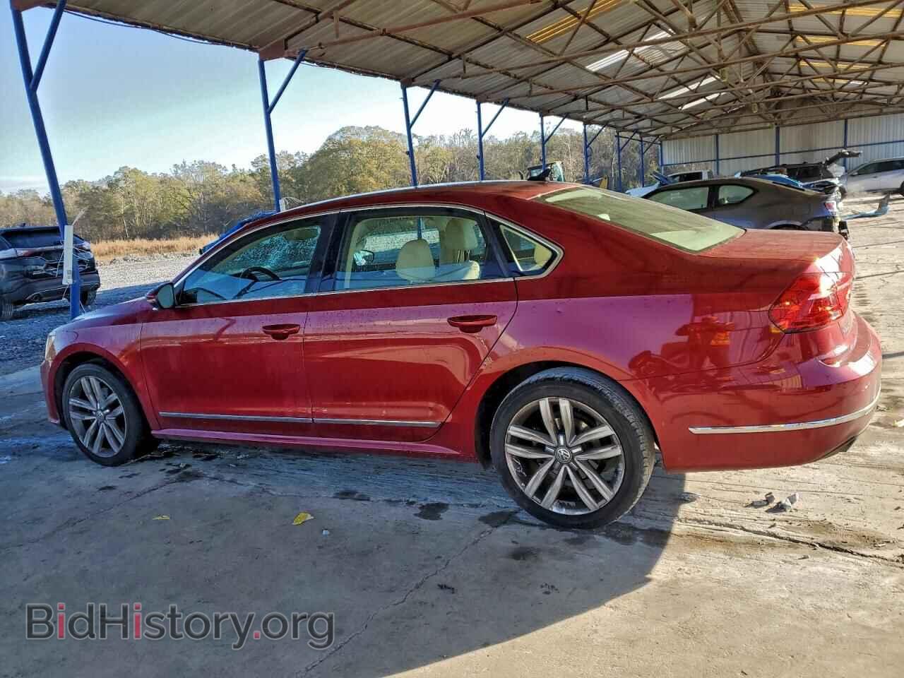 2016 VOLKSWAGEN PASSAT - VIN: 1VWCT7A38GC064850 - Фото 2