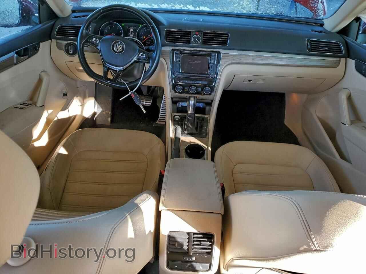 2016 VOLKSWAGEN PASSAT - VIN: 1VWCT7A38GC064850 - Фото 8