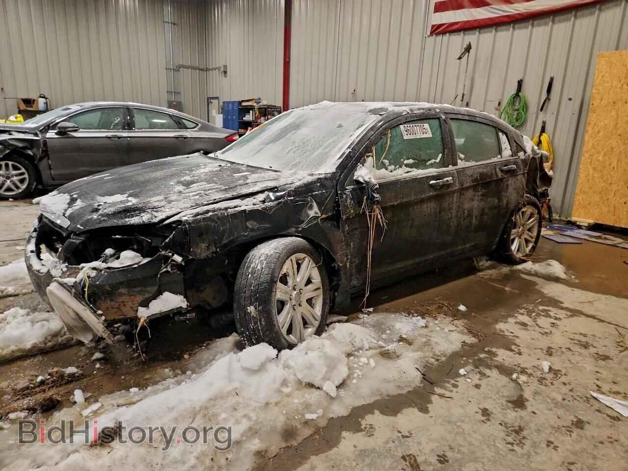Photo 1C3BC1FB3BN614940 - CHRYSLER 200 2011