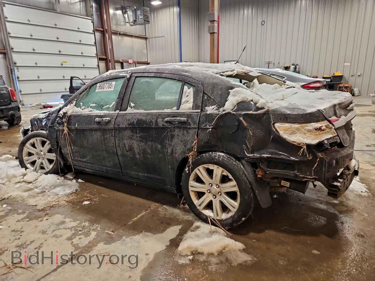2011 CHRYSLER 200 - VIN: 1C3BC1FB3BN614940 - Фото 2