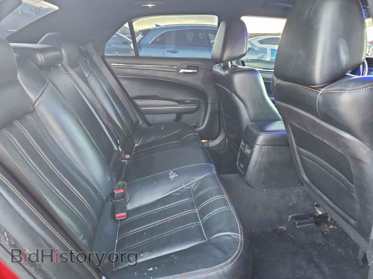 2016 CHRYSLER 300 - VIN: 2C3CCABT1GH295055 - Фото 10