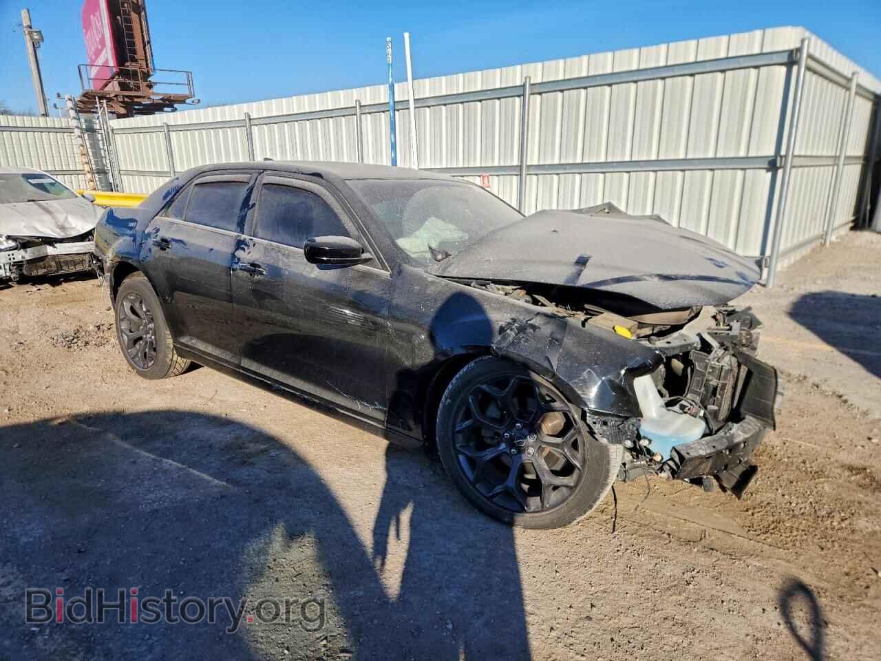2019 CHRYSLER 300 - VIN: 2C3CCABG1KH758176 - Фото 4