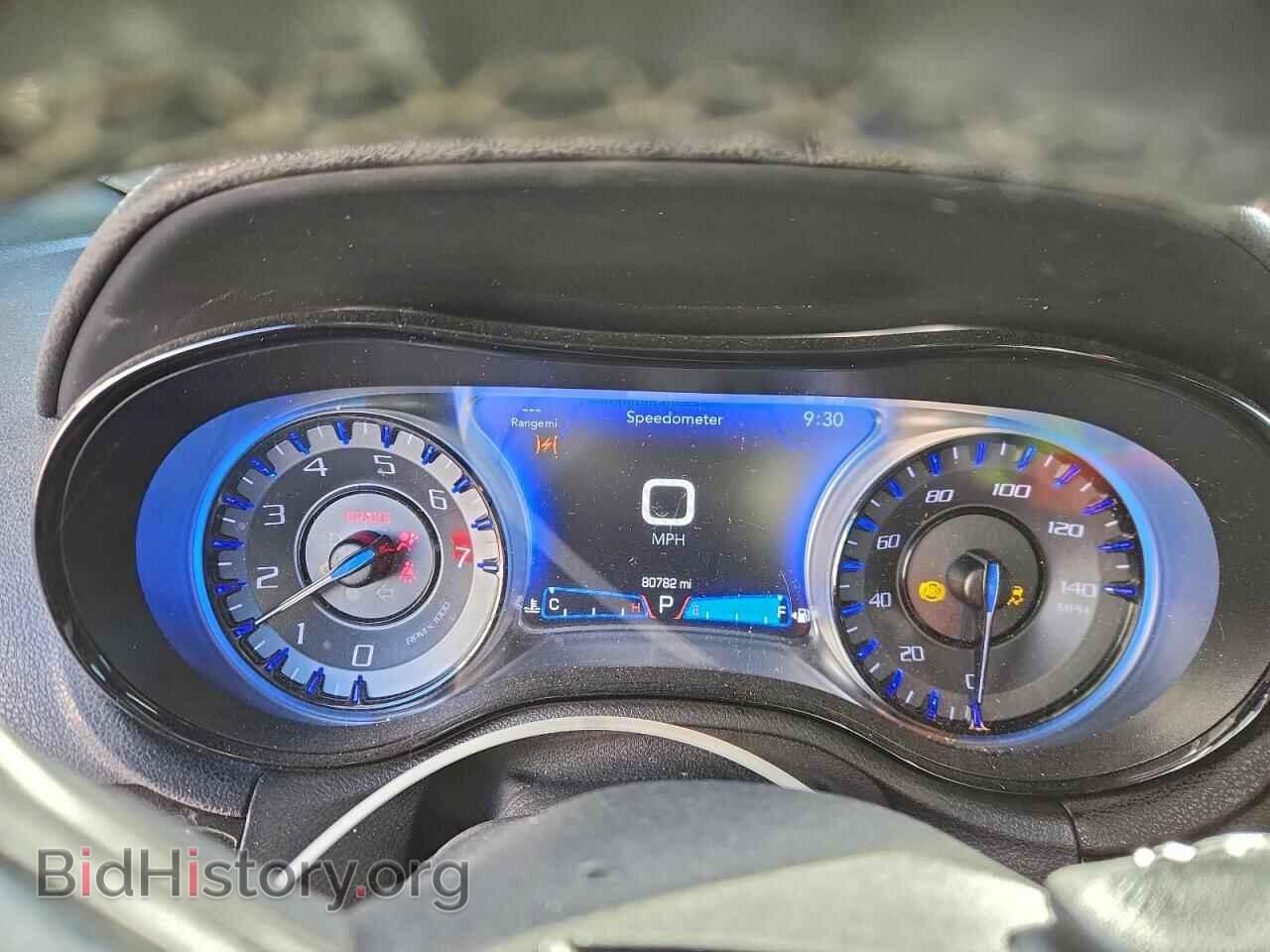 2019 CHRYSLER 300 - VIN: 2C3CCABG1KH758176 - Фото 9