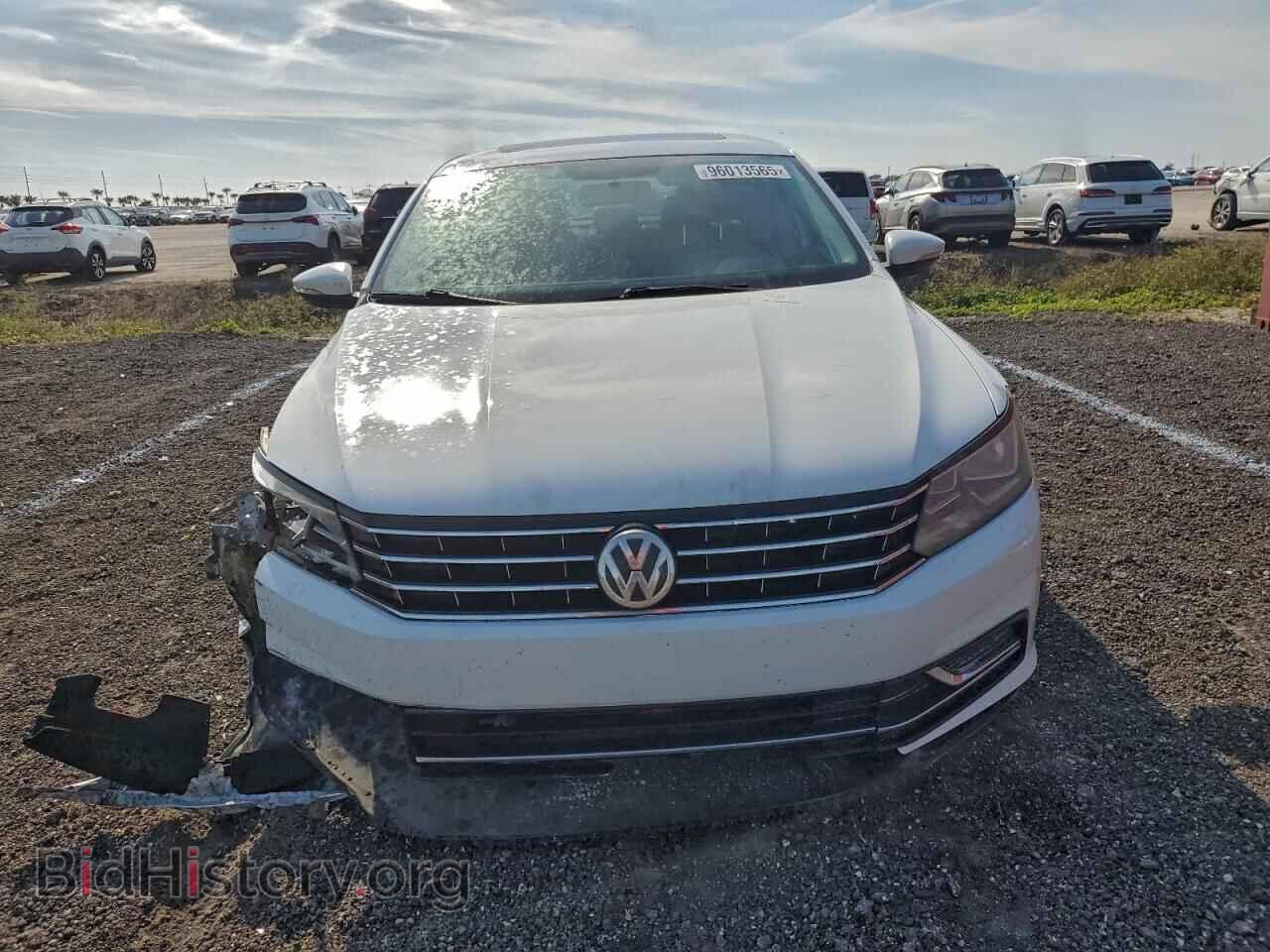 2017 VOLKSWAGEN PASSAT - VIN: 1VWBT7A38HC071844 - Фото 5