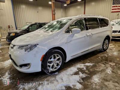 2017 Chrysler PACIFICA Touring L, white — VIN 2C4RC1BG0HR831403, Copart