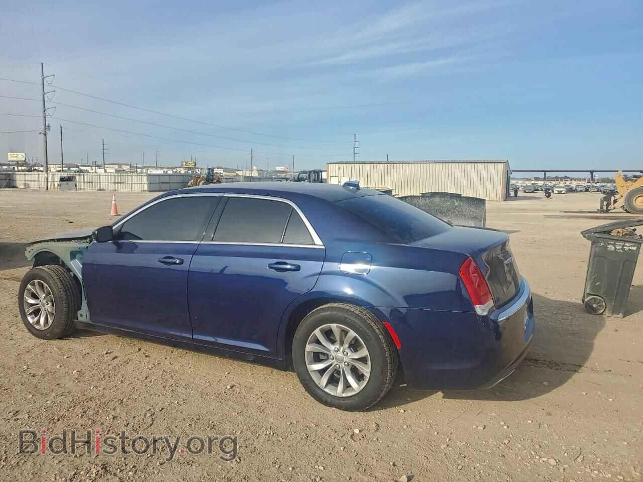 2016 CHRYSLER 300 - VIN: 2C3CCAAG0GH243680 - Фото 2