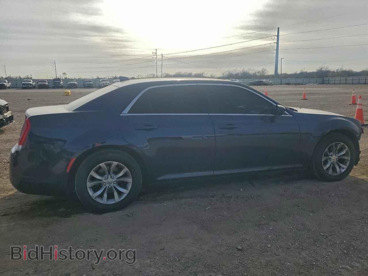 2016 CHRYSLER 300 - VIN: 2C3CCAAG0GH243680 - Фото 3