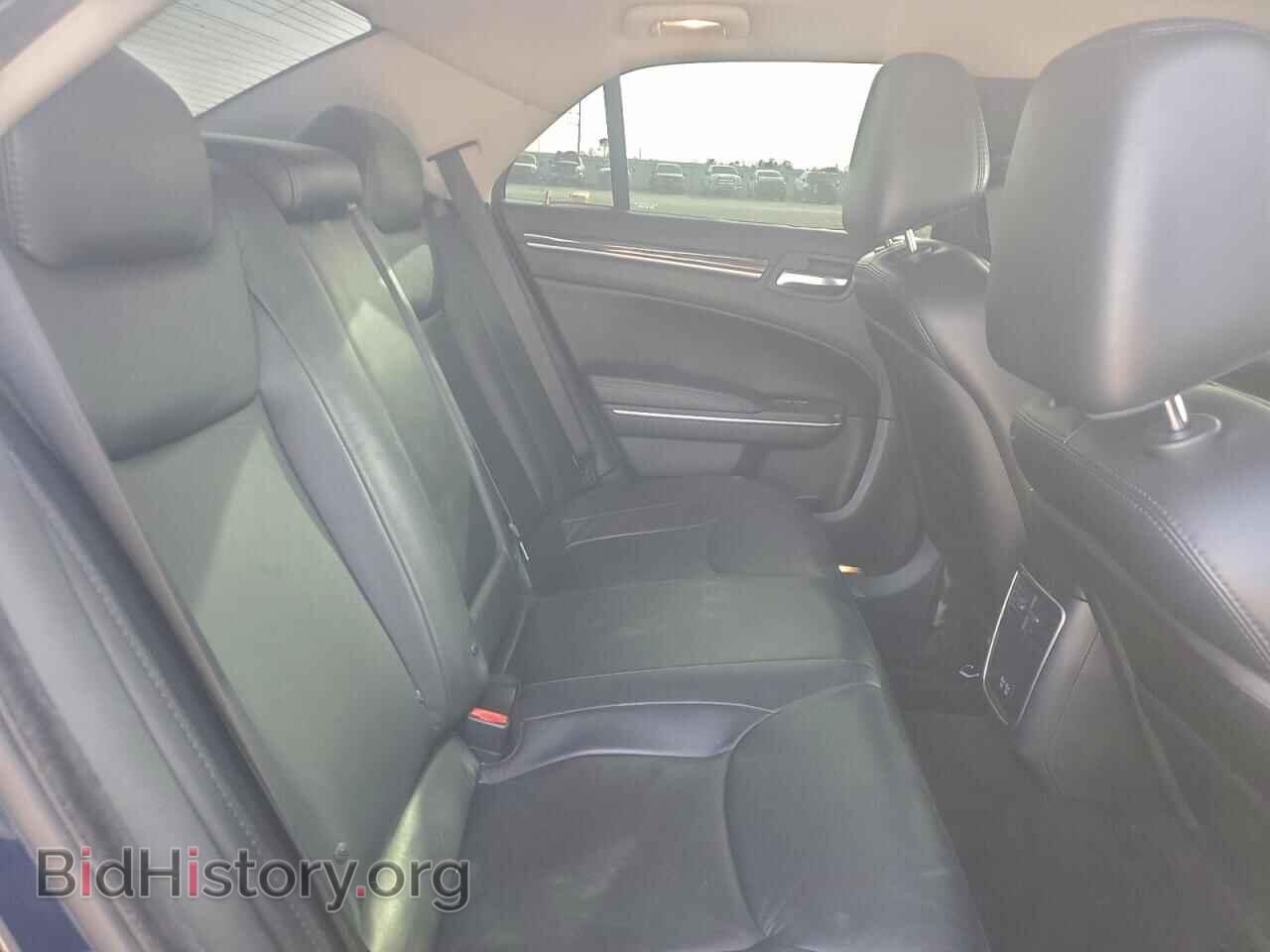 2016 CHRYSLER 300 - VIN: 2C3CCAAG0GH243680 - Фото 10