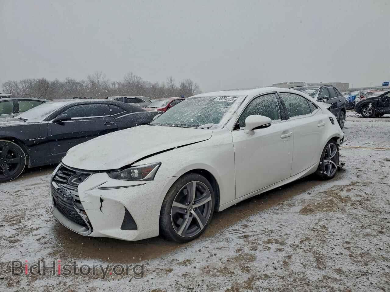 Photo JTHC81D28J5028977 - LEXUS IS 2018