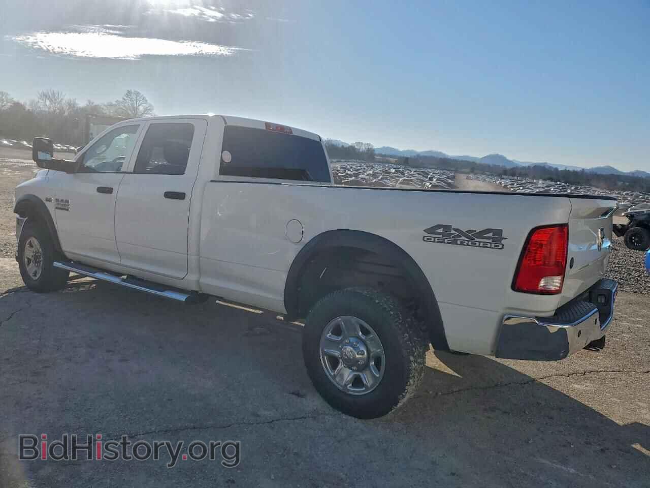2017 RAM All Models - VIN: 3C6UR5HJ9HG741540 - Фото 2