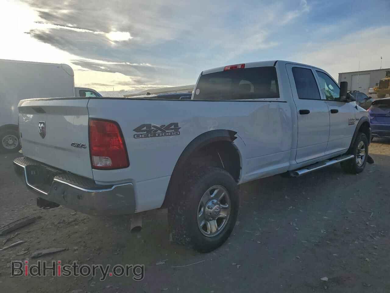 2017 RAM All Models - VIN: 3C6UR5HJ9HG741540 - Фото 3